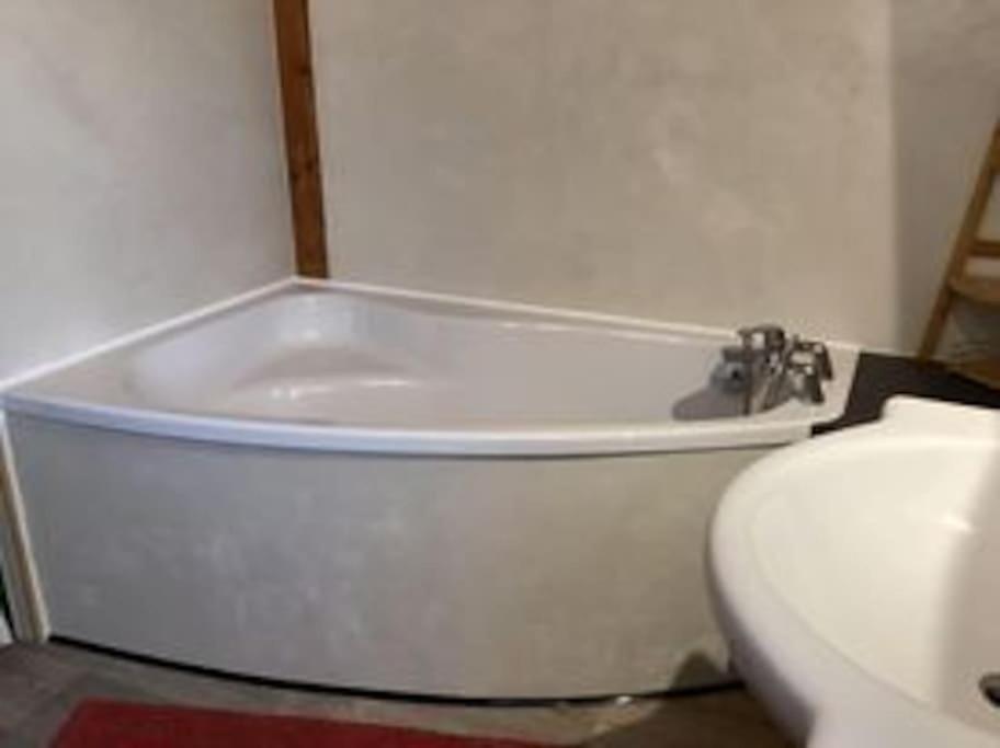 Le Gite De La Fontaine Chiddes Buitenkant foto
